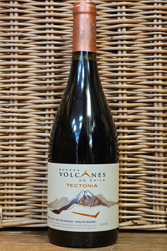 Bodega Volcanes, 'Tectonia' Grenache/Petite Syrah/Mourvedre, 2019